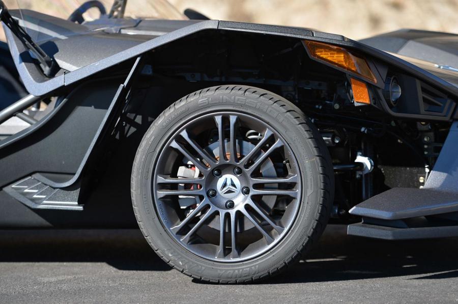 Колеса Polaris Slingshot 2015 года  (NA) (фото 19 из 41)